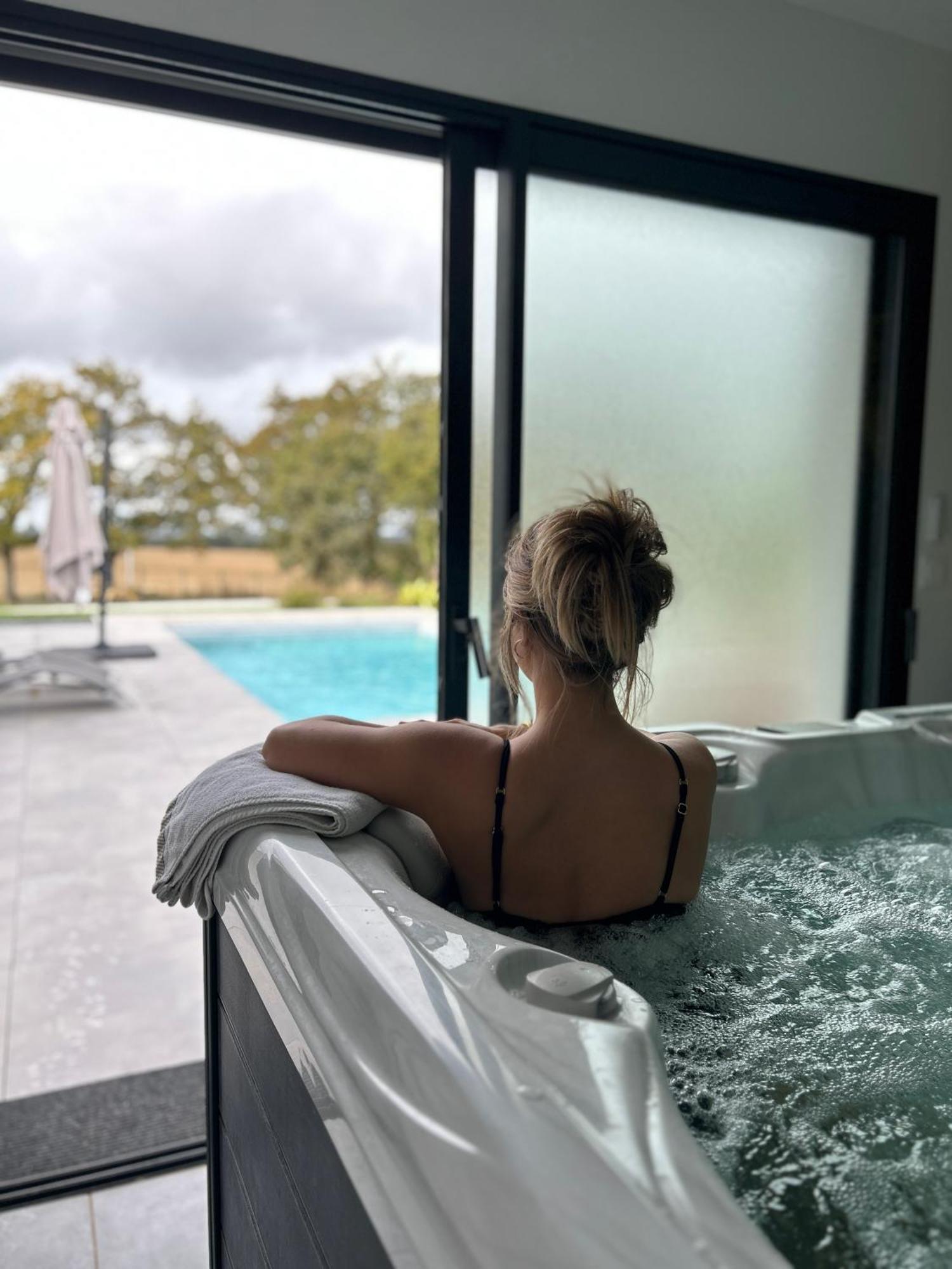 Villa De Groupe Avec Piscine, Jacuzzi Et Vue Nature Pierric Exterior foto